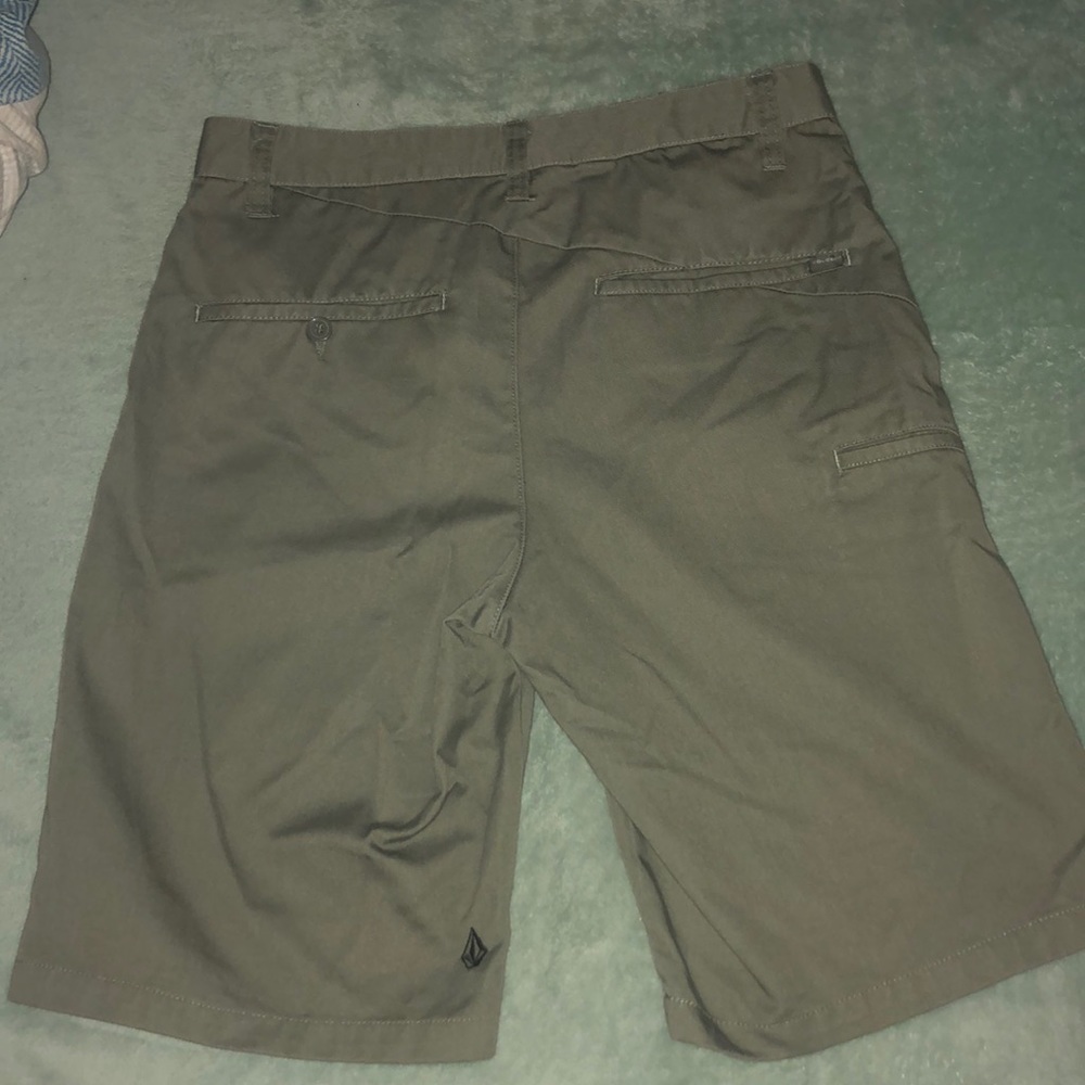 Volcom khaki shorts - Picture 2 of 3
